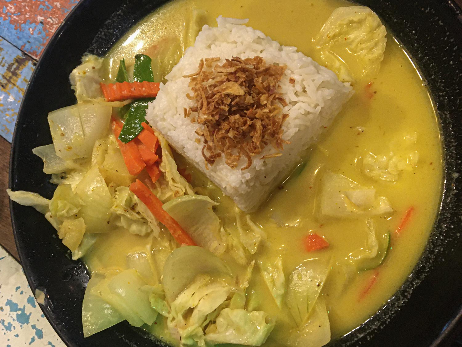 yellow curry no prato