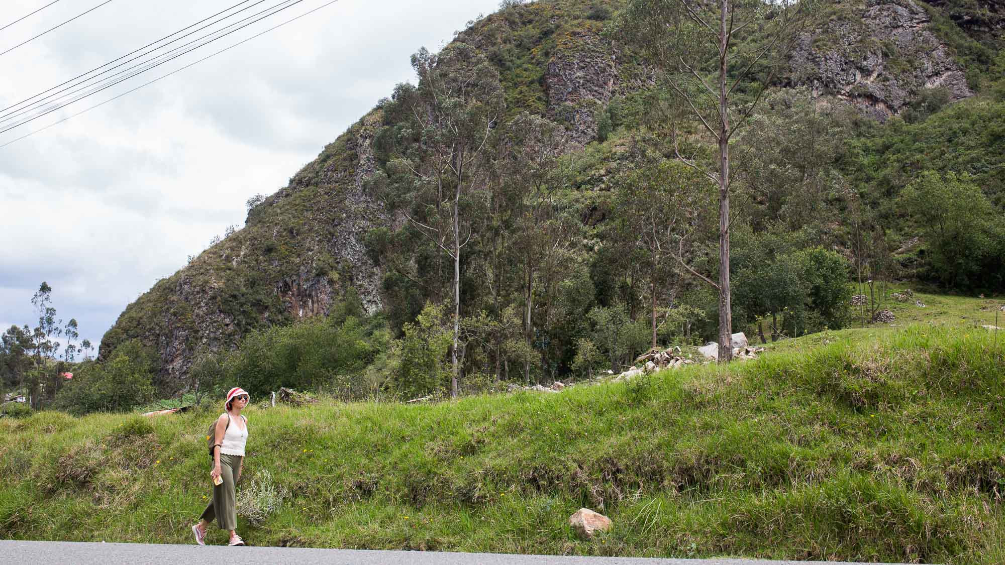 caminho até as ruínas de cojitambo